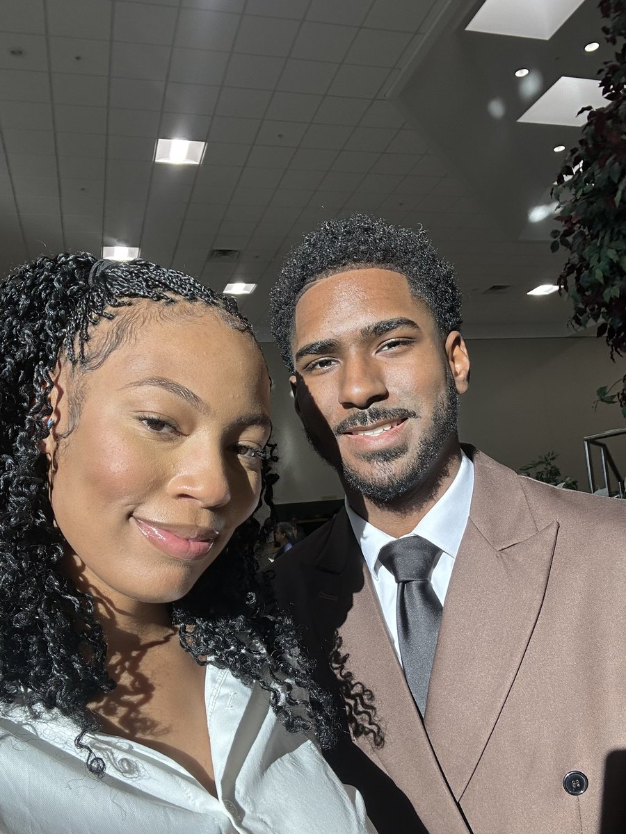 Nylisha9's tweet photo. My husband is so handsome. He be eating me up in pics 😭🤎💍 https://t.co/dhejQMLkCT