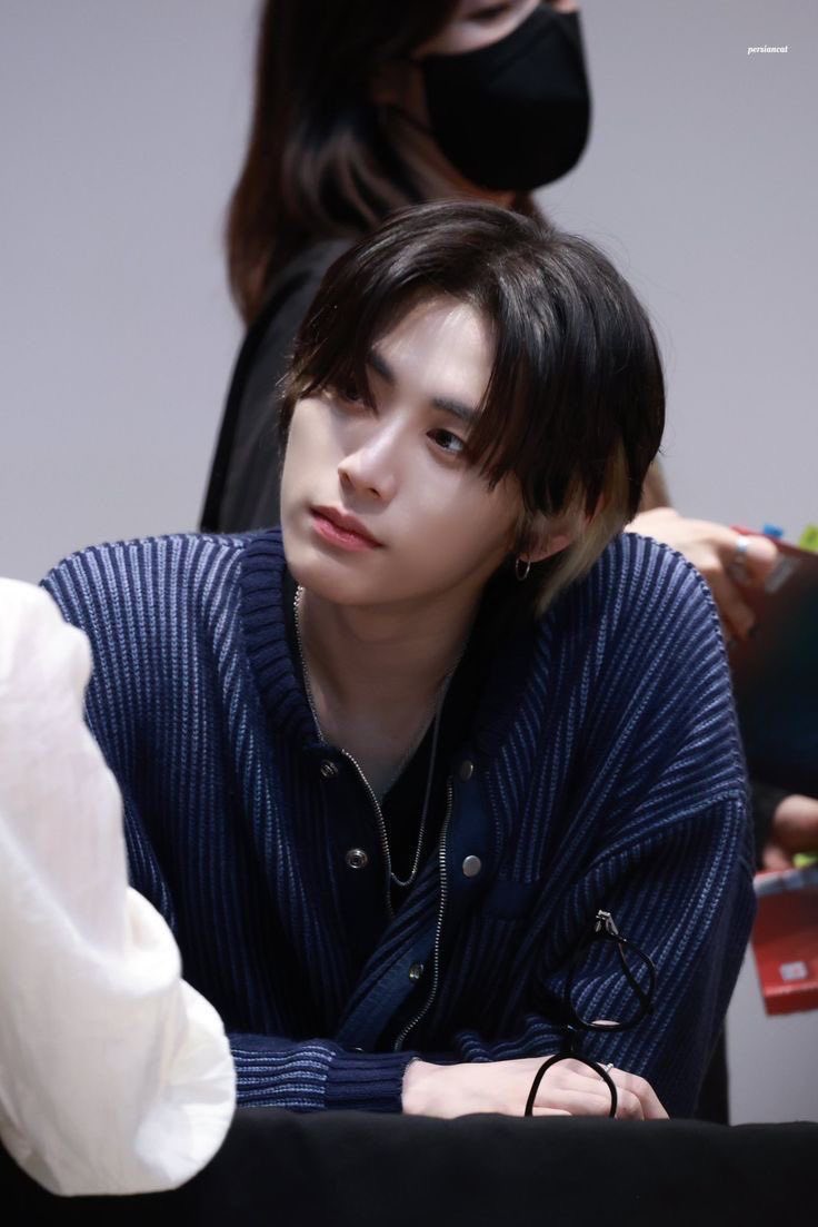 bndfm's tweet photo. imagine taesan looking at you like that https://t.co/S80g3YGwsc
