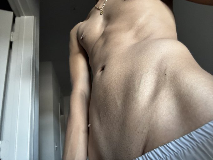 Watch OnlyVani 🪩's leaked NSFW photo on TwXstars