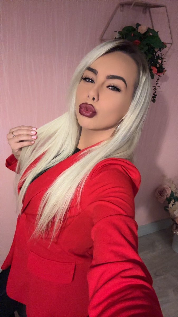 AngelDelight93's tweet photo. I’m bored what loser is going to send me money  

Paypig goddess findom https://t.co/1vHTqVb64z