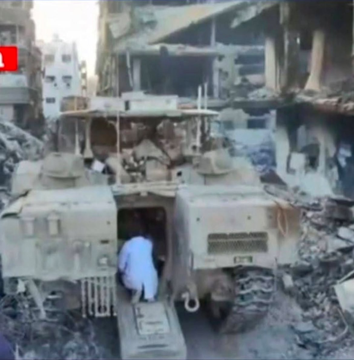 Il coraggio dei giusti.
Quello che ai vili criminali fa più paura di tutto.
#FreeDrHussamAbuSafiya dai terroristi israeliani.