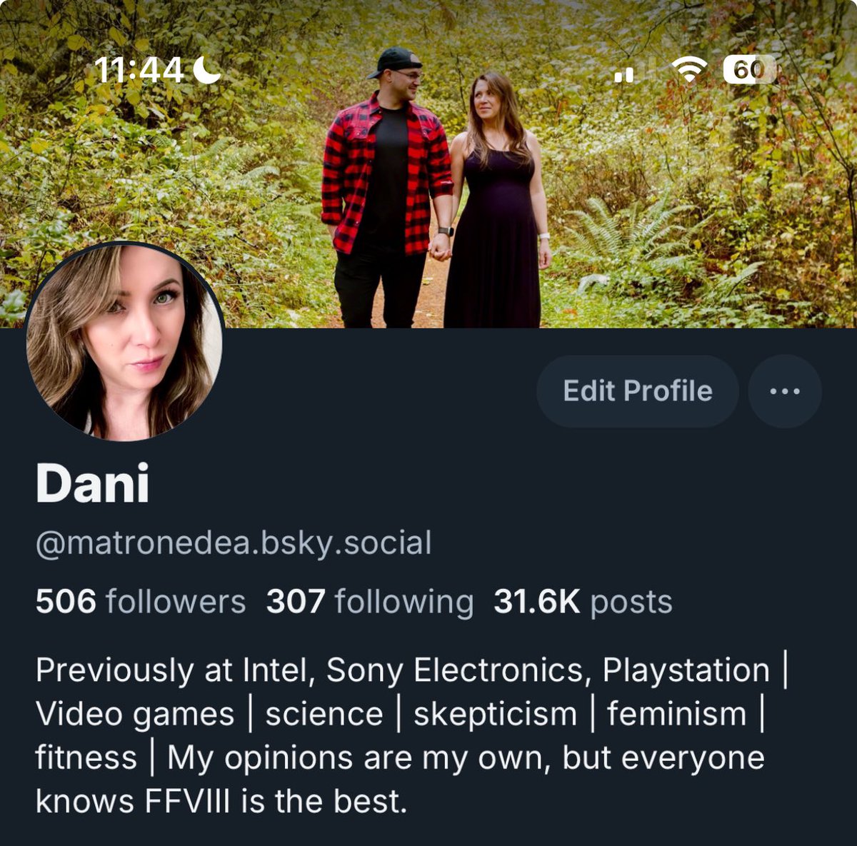 matronedea's tweet image. A new pinned post!

You can find me on the following social media platforms and on Discord: