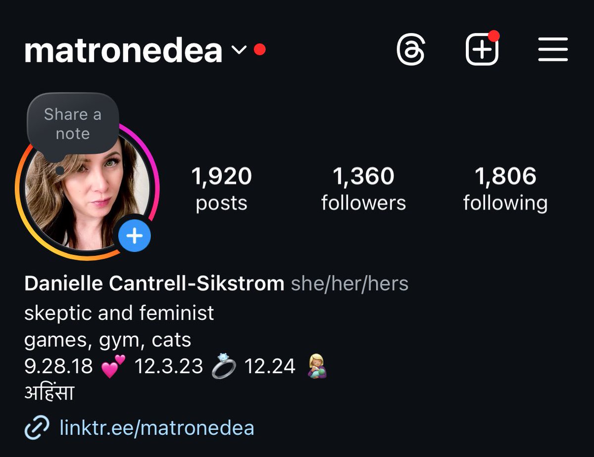 matronedea's tweet image. A new pinned post!

You can find me on the following social media platforms and on Discord: