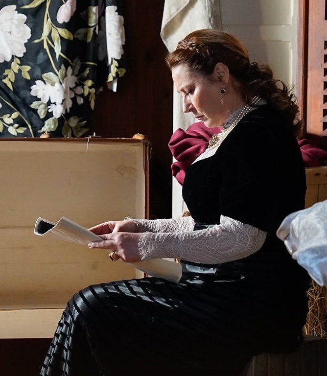 GecmisteBugunnn's tweet photo. Hey gidi zaman sen 16 Yüzyılda Süleyman için savaş ve kazan şimdi gel 19 yüzyılda hovarda Şakir Paşa için uğraş. #İsmet #Rosalin #meryemuzerli #vahideperçin
#ŞakirPaşaAilesi https://t.co/v3JOTgMJYn