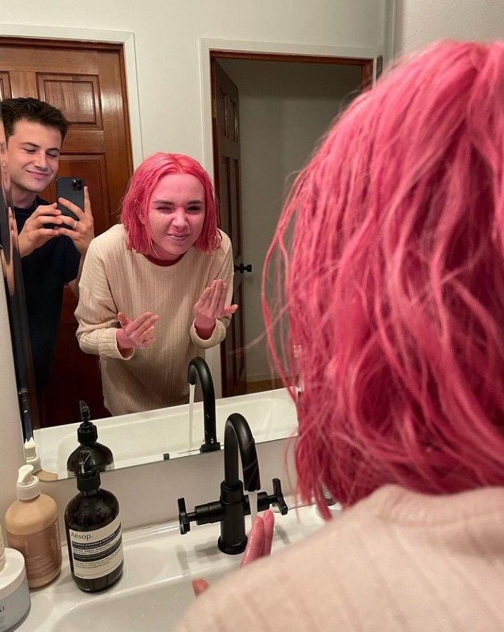 moonliqhtdrive's tweet image. rileyyork posted!

you’re so immensely talented and creative and I admire so much of what you do. I love you, neighbor. thanks for not killing me… yet. happy birthday, cami ♥️