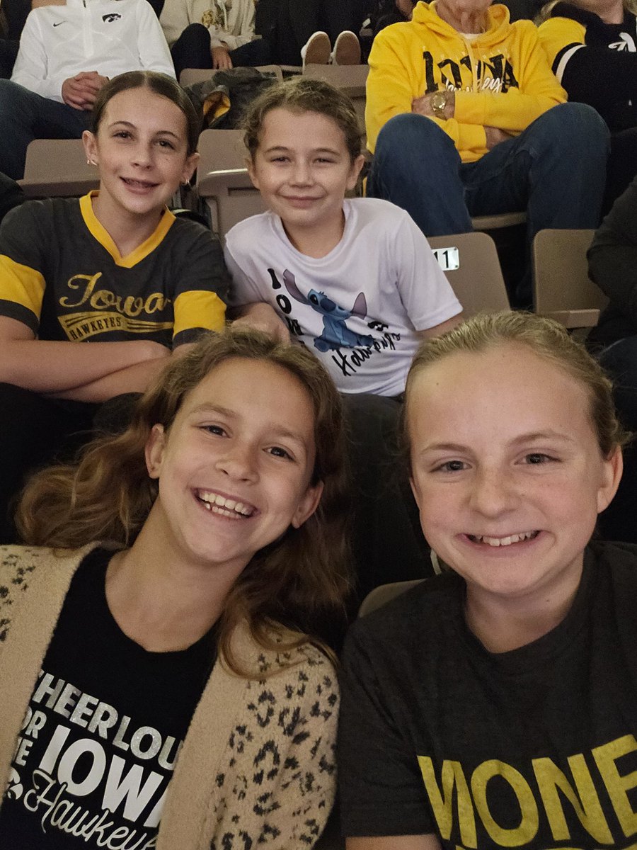 nickel7duece's tweet photo. Let's go Hawks! #fightforiowa https://t.co/SqCIp4Uaxw