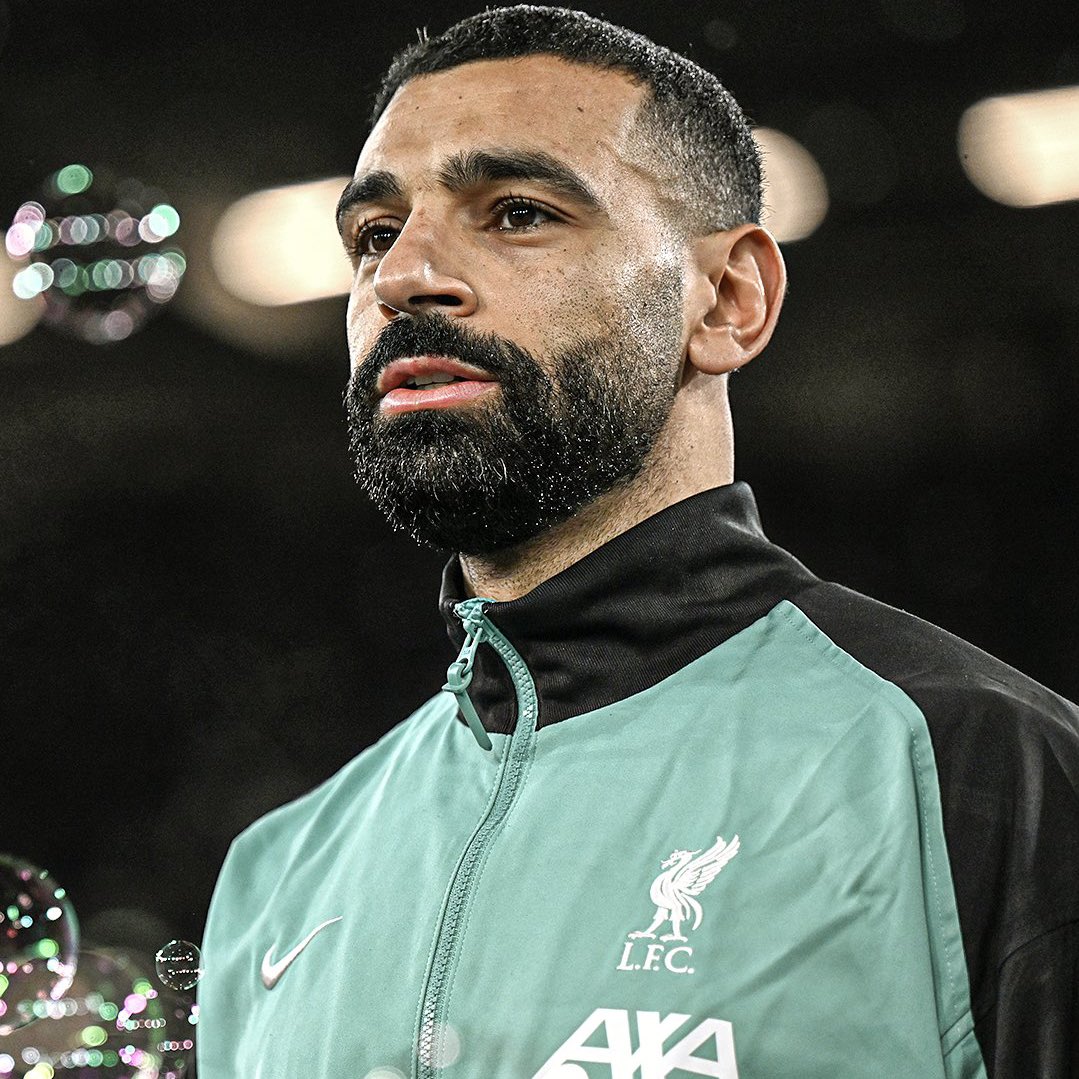 tsofutoficial's tweet photo. Mohamed Salah na temporada:
 
🏟️ 26 Jogos 
⚽️ 20 Gols 
🎯 17 Assistências 
🅿️ 37 Participações em gols 
  
⭐️ A partir do dia 1 de janeiro, o melhor jogador do mundo poderá assinar por qualquer clube que desejar https://t.co/U4Q83xnAZm