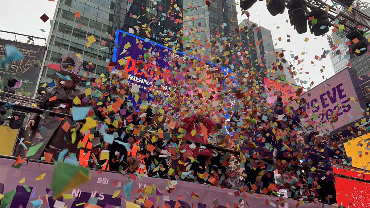 Today’s forecast: partly cloudy with a chance of confetti in Times Square! <a href="/PlanetFitness/">Planet Fitness</a> successfully tested the #NYE confetti today 🎉