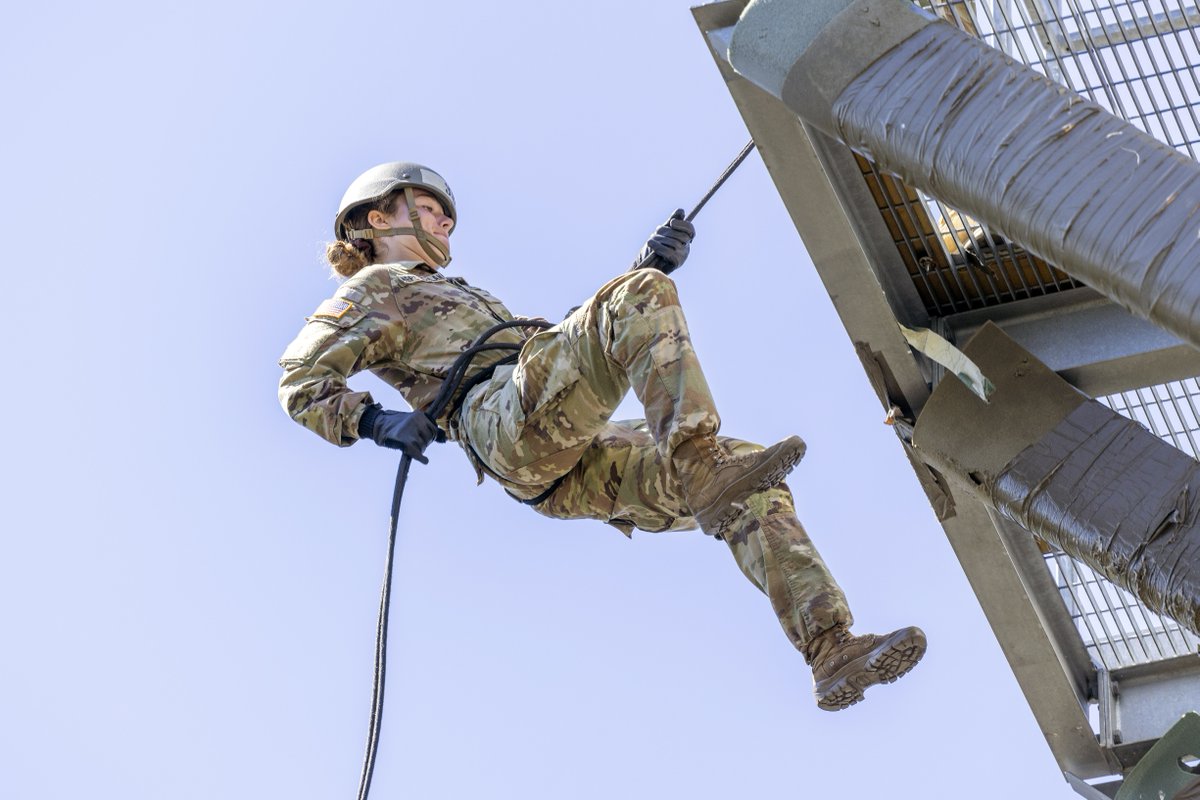 #USArmy #YearInPhotos: No fear of heights here! 🧗 

A <a href="/WestPoint_USMA/">U.S. Military Academy at West Point</a> Cadet rappels from the rappel tower during Air Assault School at West Point, NY on Friday, Jun. 28.

📸 by Christopher Hennen

See more of our top photos here: army.mil/yearinphotos/