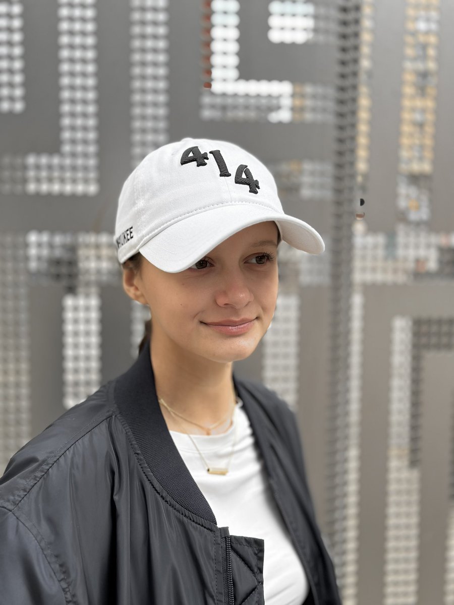 Your New Years hat 🎉🎊🥳

414milwaukee.com/414-diagonal-w…