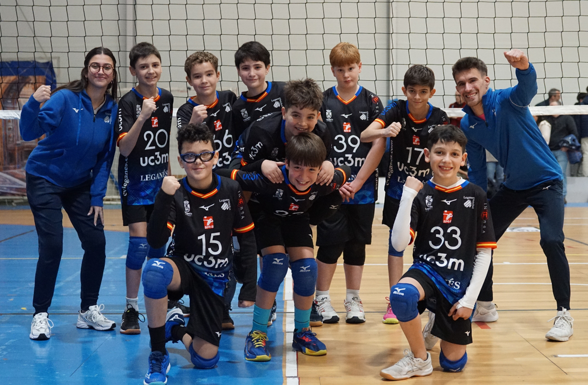 VoleibolLeganes's tweet image. 🏆🇪🇸 #CopaEspañaVB - Fase del 4º-8º

🏐 Alevín A Masculino
🆚 CV Sabadell 
➡️ 2-1

#VamosLega 💙🤍 
#MejorCanteraESP 💪🇪🇸