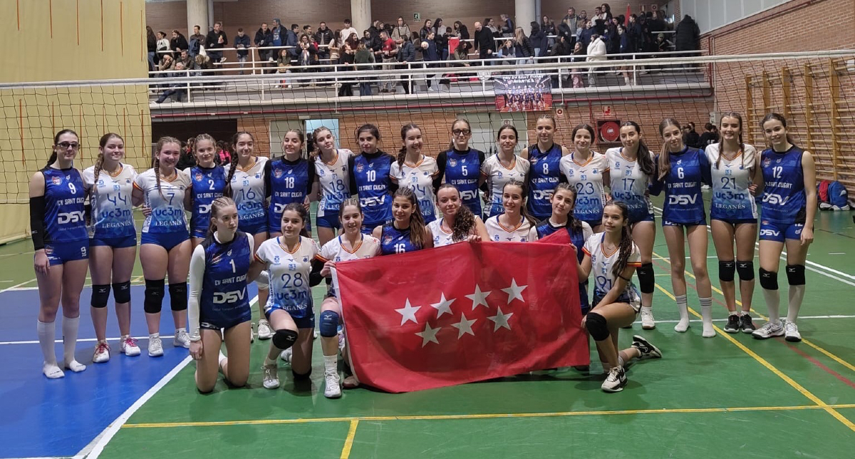 VoleibolLeganes's tweet image. 🏆🇪🇸 #CopaEspañaVB - Cuartos de Final

🏐 Infantil A Femenino
🆚 DSV Sant Cugat A
➡️ 2-1

#VamosLega 💙🤍 
#MejorCanteraESP 💪🇪🇸