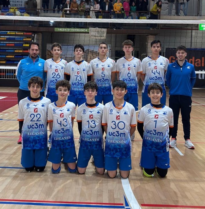 VoleibolLeganes's tweet image. 🏆🇪🇸 #CopaEspañaVB - 2ª Fase: 13º - 18ª

🏐 Infantil A Masculino
🆚 CDE Parla Vóley
➡️ 2-0

#VamosLega 💙🤍 
#MejorCanteraESP 💪🇪🇸