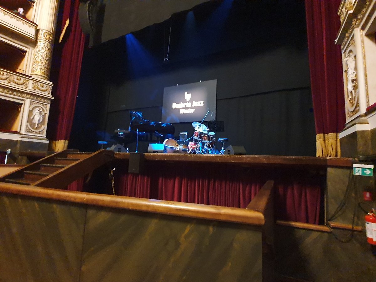 bombadur's tweet photo. Rieccoci! @UmbriaJazz_OFC
#ujwinter https://t.co/bW7zTf2kFx