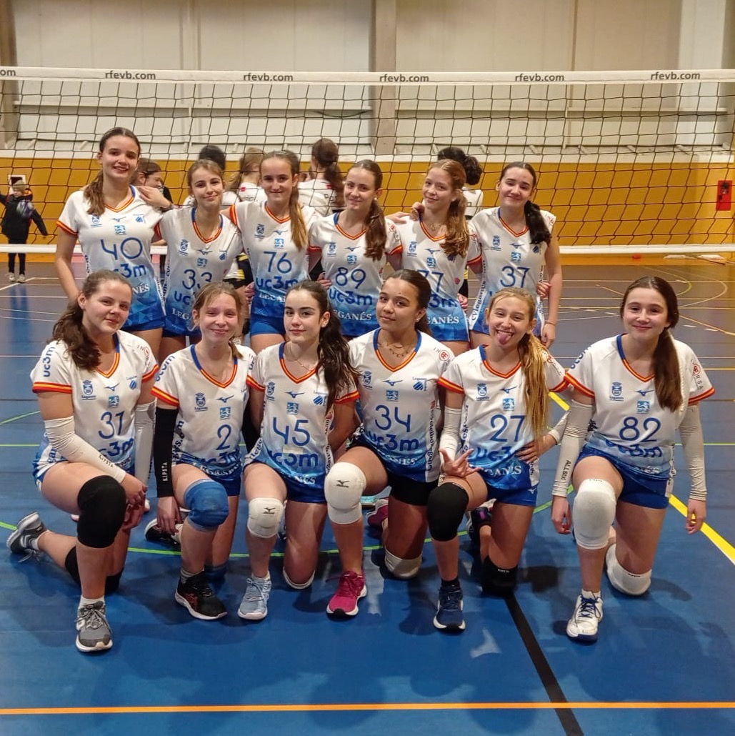 VoleibolLeganes's tweet image. 🏆🇪🇸 #CopaEspañaVB - Resultados del Infantil B Femenino en el tercer día de la Copa de España 2024

🏐 Leganés B 🆚 Liceo Maristas A 
➡️ 1-2

🏐 Leganés B 🆚 VP Madrid
➡️ 1-2

#VamosLega 💙🤍 
#MejorCanteraESP 💪🇪🇸