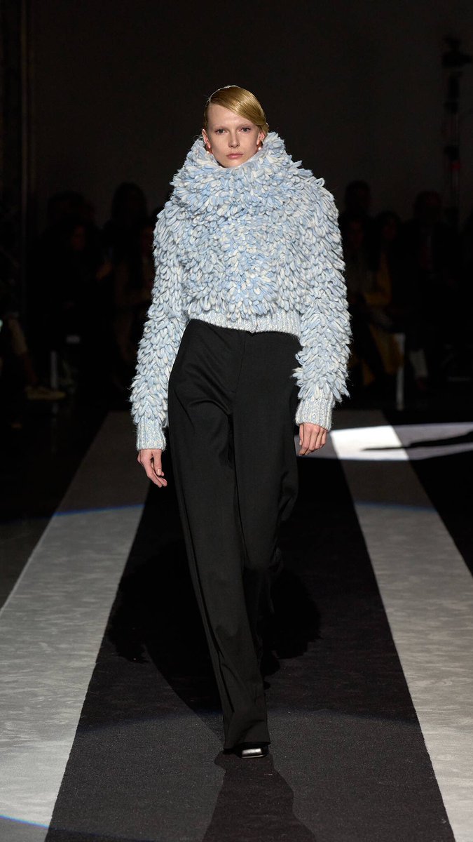 MMMAYA1990's tweet photo. Missoni Fall Winter 2024 #missoni #fashion #moda #runway #pasarela #wintercollection #colecciondeinvierno #fallcollection #coleccciondeotoño #winter #invierno #fall #otoño #models #modelos #fashionshow #fashionblogger #lifestyle #chilax https://t.co/PWDFORkZ7W