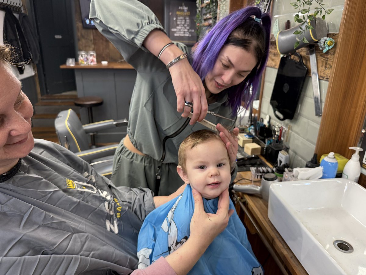 🚀✂️
Big kudos to Charlie @zerosbarbers for nailing Harry’s first haircut today! Not only did she make the experience special, but her skills &amp; gentle approach with little 1's are top-tier. If ur kid is due for a trim, I can’t recommend her enough. she’s got the magic touch! 👏✨