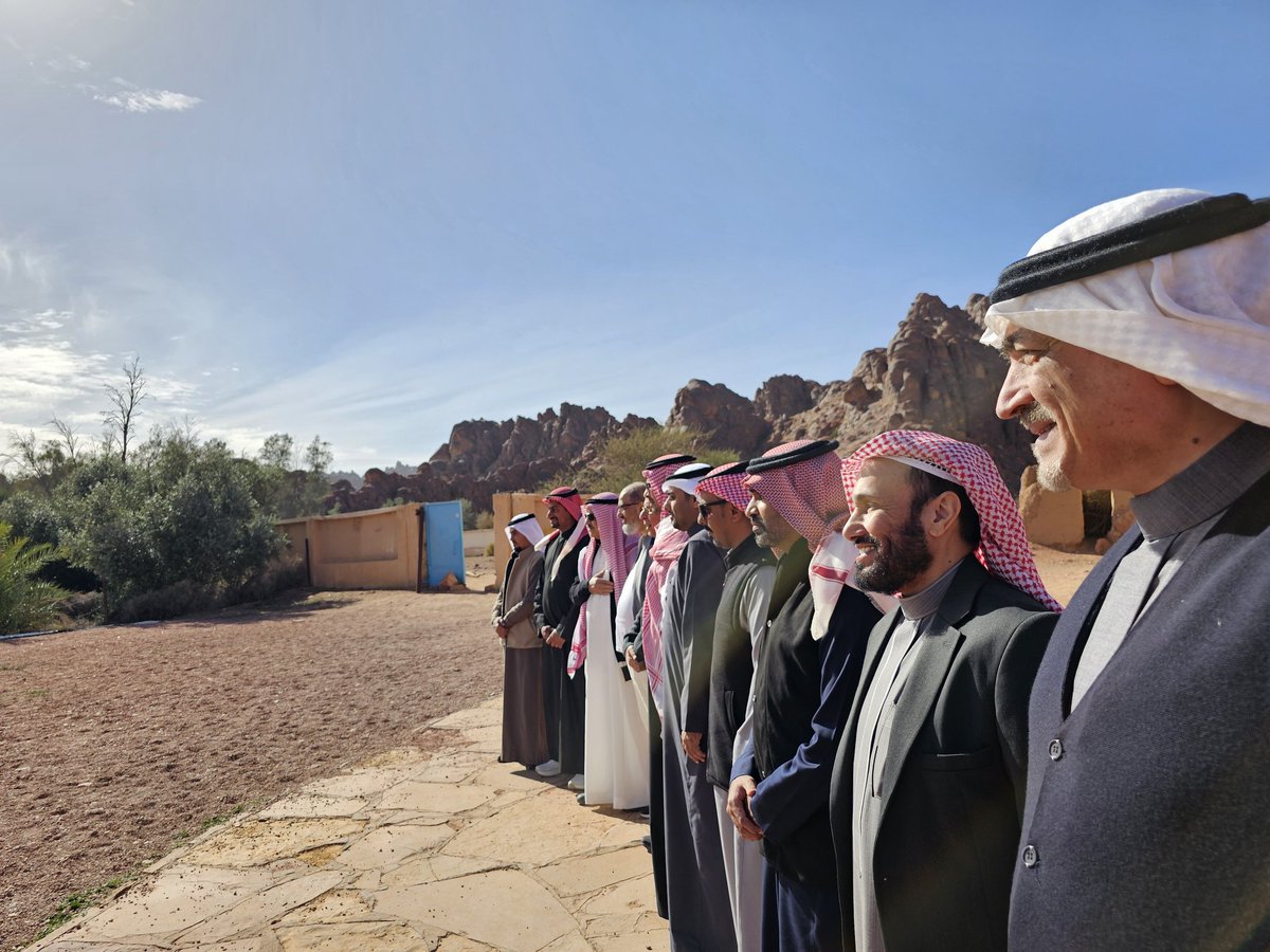 Anaserafi's tweet image. عندما تكون في حائل تبهرك المدينة بسعة تخطيطها ومنظومة شوارعها الرحبة، والتي لا يضاهيها في ذلك الا رحابة اهلها وترحابهم بضيفها او عابر سبلها.
اوج ذلك الترحاب وقمة الكرم كان في ضيافة ابن حائل معالي أخي المهندس عبدالله الرخيص @A_Alrakhi عند استقباله رئيس جامعة الملك عبدالعزيز د.…