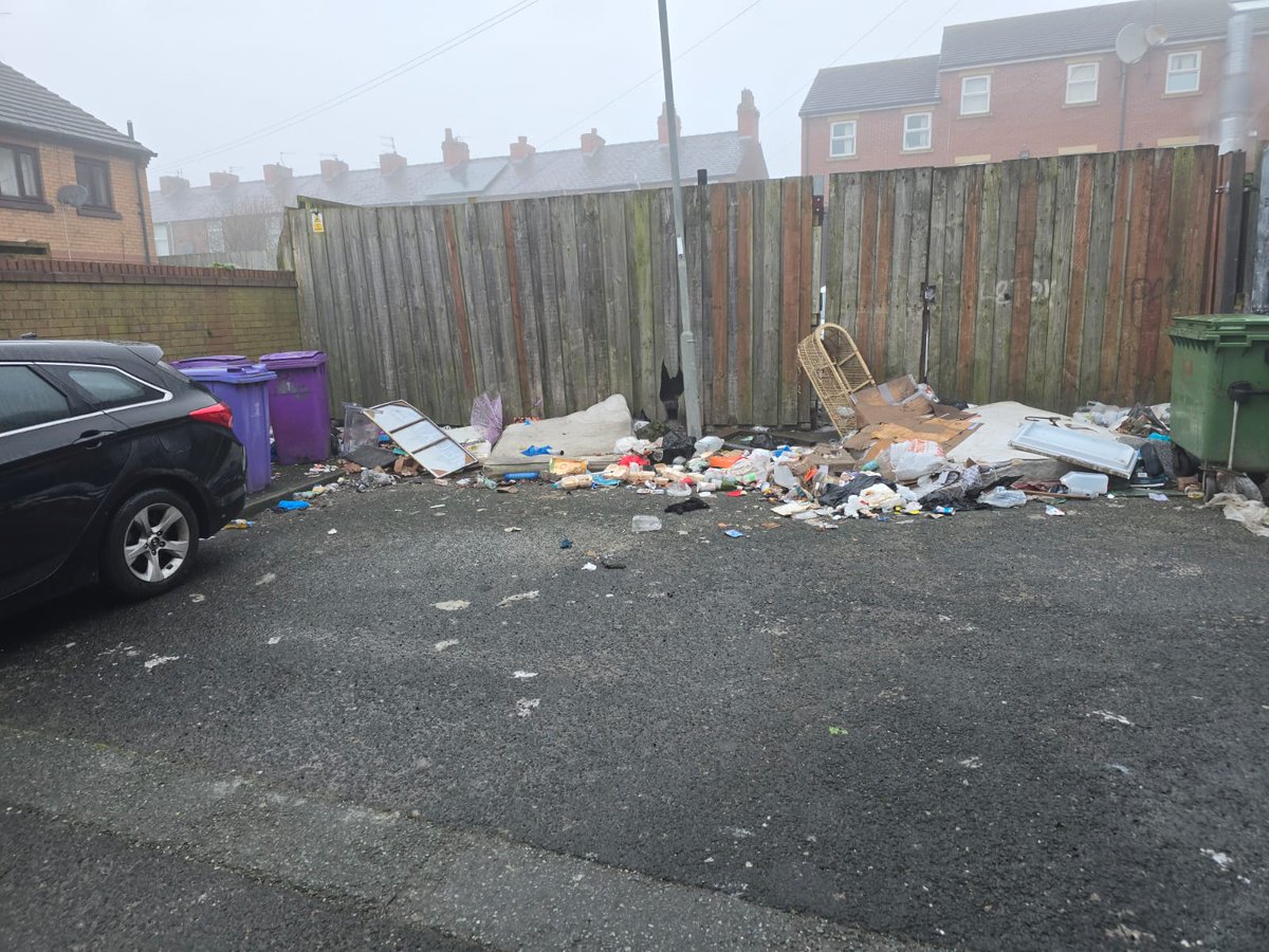 Piles of rubbish on Eden st in between lodge lane and Solway st. Can the relevant authorities solve it please? <a href="/lpoolcouncil/">Liverpool City Council</a> <a href="/CllrLHarvey/">Lucille Harvey</a> <a href="/lpool_LSSL/">Liverpool Streetscene Services Ltd</a>
