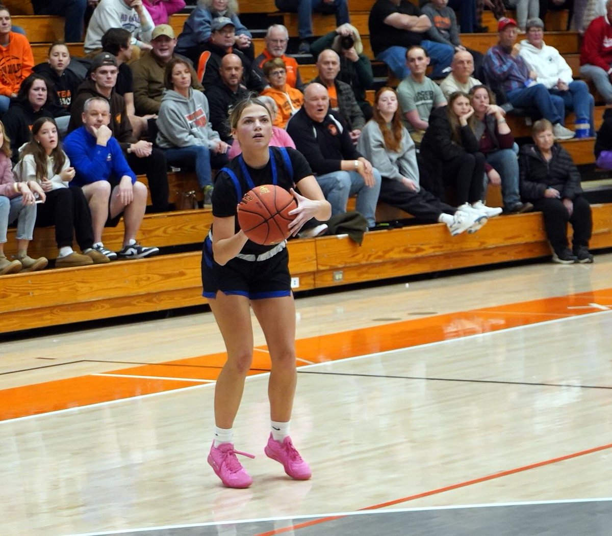 📷s of Germantown senior Jaycee Mani who yesterday was named the Hartford Holiday Shootout Player of the Game for the Warhawks, leading them with 14 points, 8 rebounds and 3 assists! 👏🏻👏🏻👏🏻👏🏻👏🏻😤😤😤😤💙💛 <a href="/Jaycee_mani/">Jaycee</a>