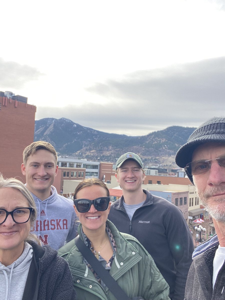 selfiebob1's tweet image. Merry Christmas and Happy New Year.