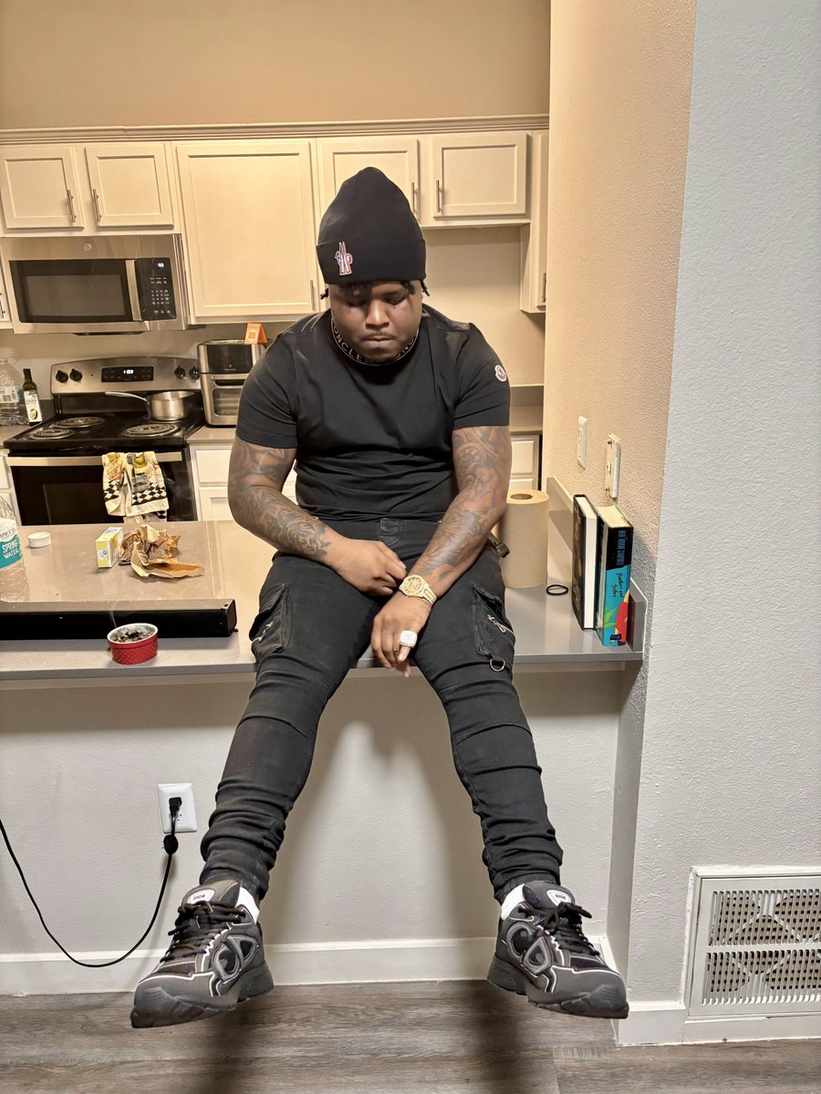 SosaDaPimp's tweet photo. See Me In Public Better Watch How U Approach 🛷 Cuz It Ain’t Go How U Planned ⚰️ #FREESG https://t.co/WnzTbw3Vgu