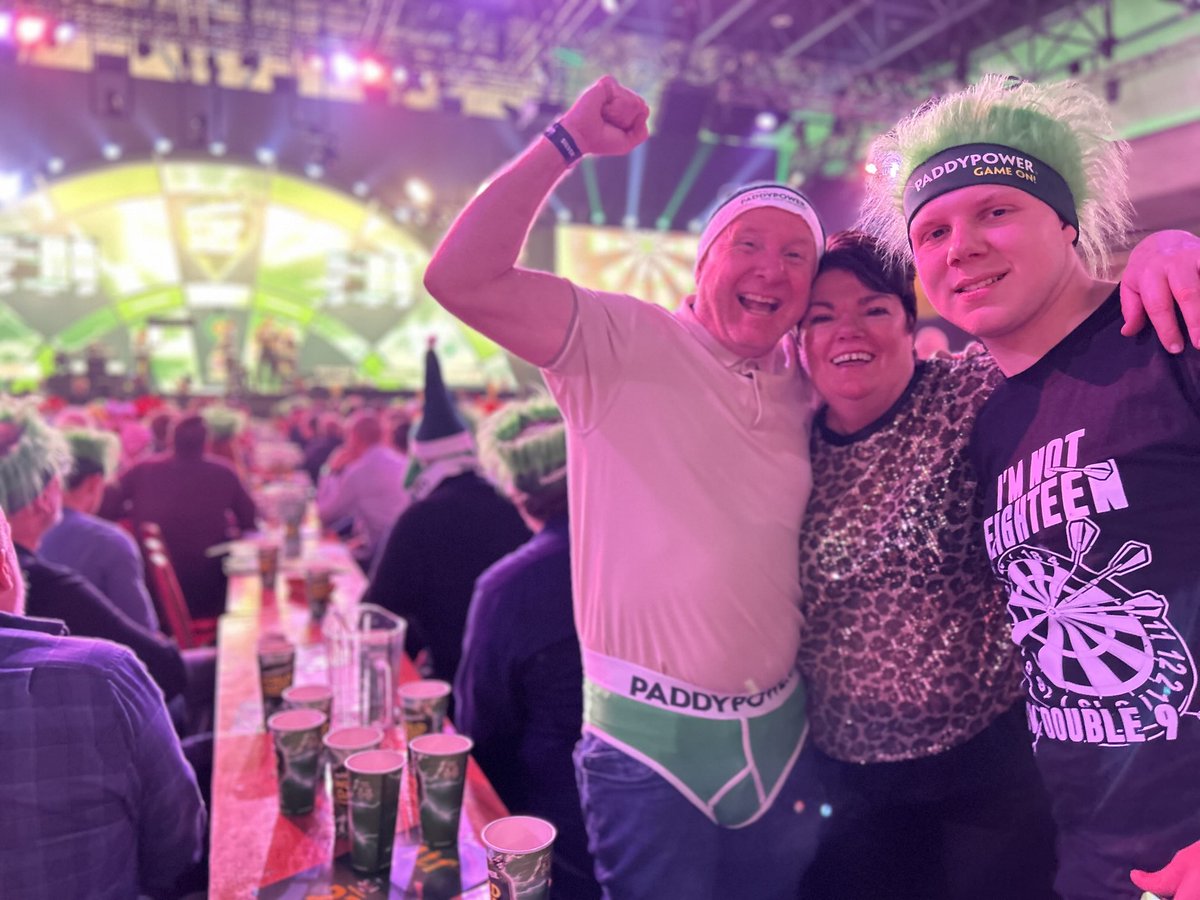 First time at the ally pally and it didn’t disappoint 🎯🎯. Loved the atmosphere, people and the full Shabang.