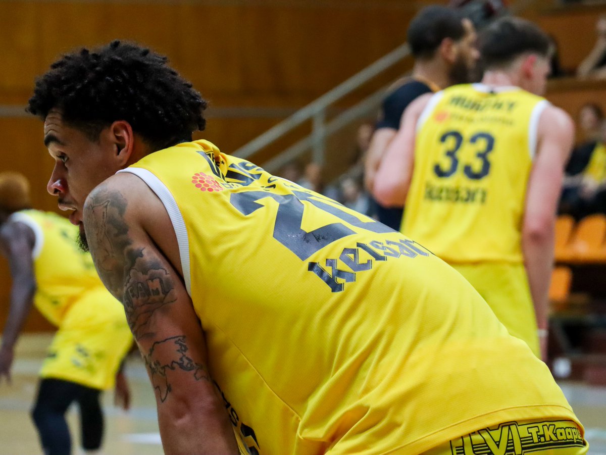 Mites tuo meidän Kaken eiliset tehot? 😮‍💨

28.12. Gage Davis naputteli: 
📣 28 pistettä 
📣 4/4 kolmoset
📣 12 levypalloa
📣 6 syöttöä - 1 riisto - 1 torjunta

#bcnokia #yellowrush #korisliiga