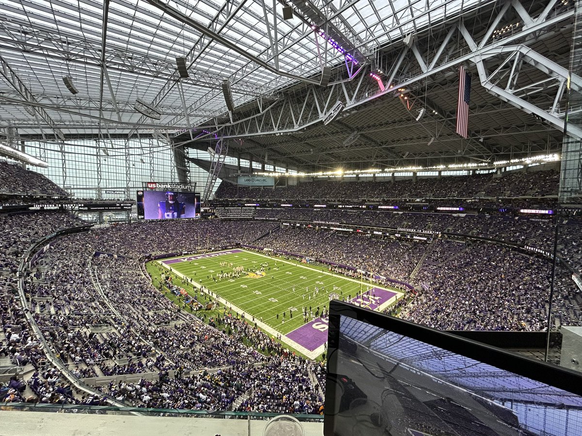 Brandon Noble (@bnoble75) on Twitter photo Week 17 heavyweight fight between <a href="/packers/">Green Bay Packers</a> and <a href="/Vikings/">Minnesota Vikings</a> on <a href="/SportsUSALive/">Sports USA Live</a> Week 17 heavyweight fight between <a href="/packers/">Green Bay Packers</a> and <a href="/Vikings/">Minnesota Vikings</a> on <a href="/SportsUSALive/">Sports USA Live</a>