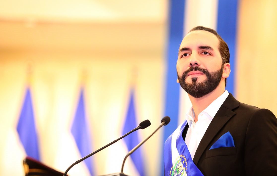 DinoNewsNetwork's tweet photo. DNN BREAKING🚨

🇸🇻 El Salvador now holds a total of 6,000 Bitcoin worth $570,000,000. https://t.co/Qe7bnrbshE