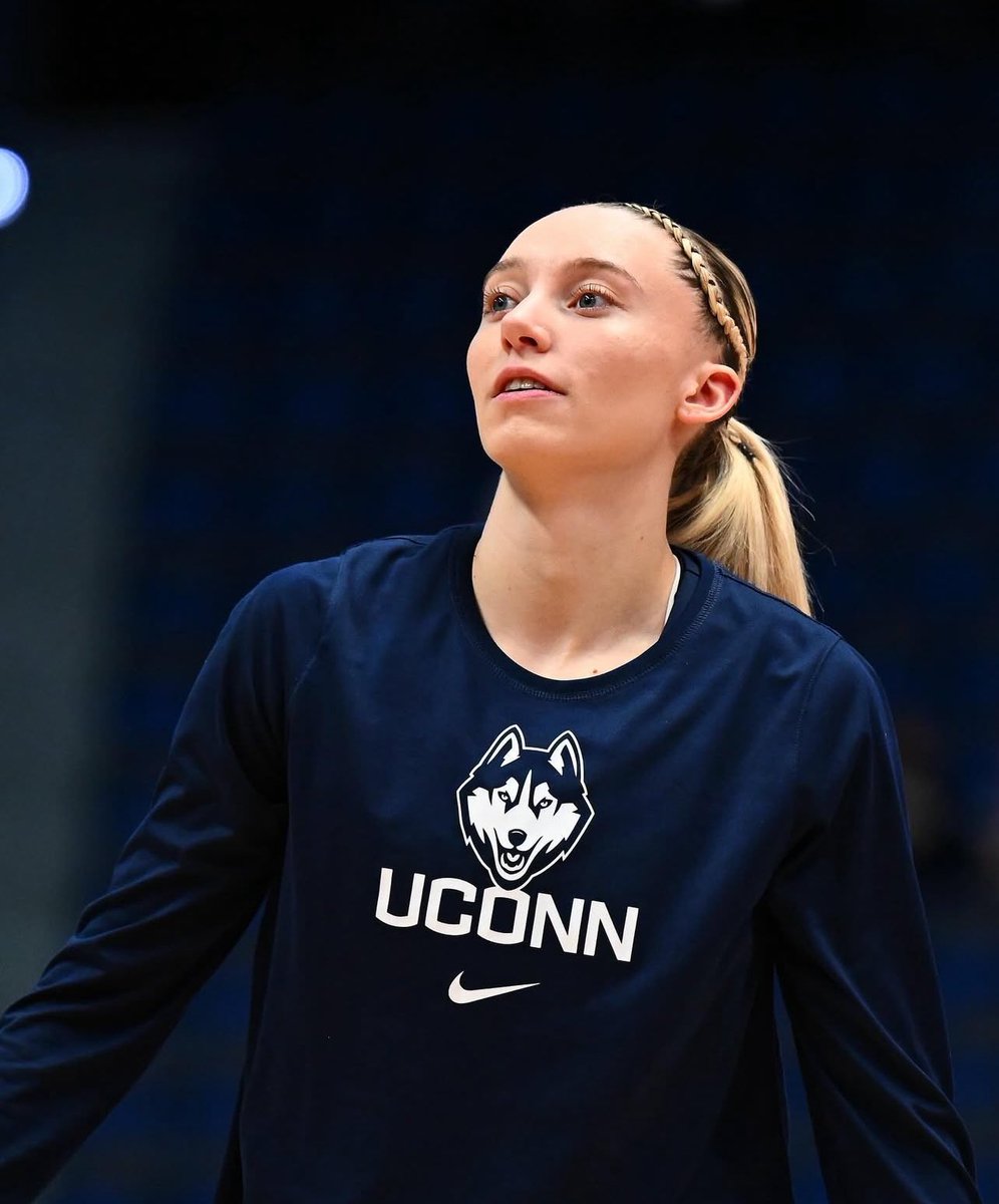 HoopsHustler1's tweet image. Paige Bueckers vs Providence:

23 PTS
4 RBS
4 AST
2 STL
8-12 FG
6-6 FT
26 MIN

No. 7 UConn wins, 67-41! 🐺✨
#basketball