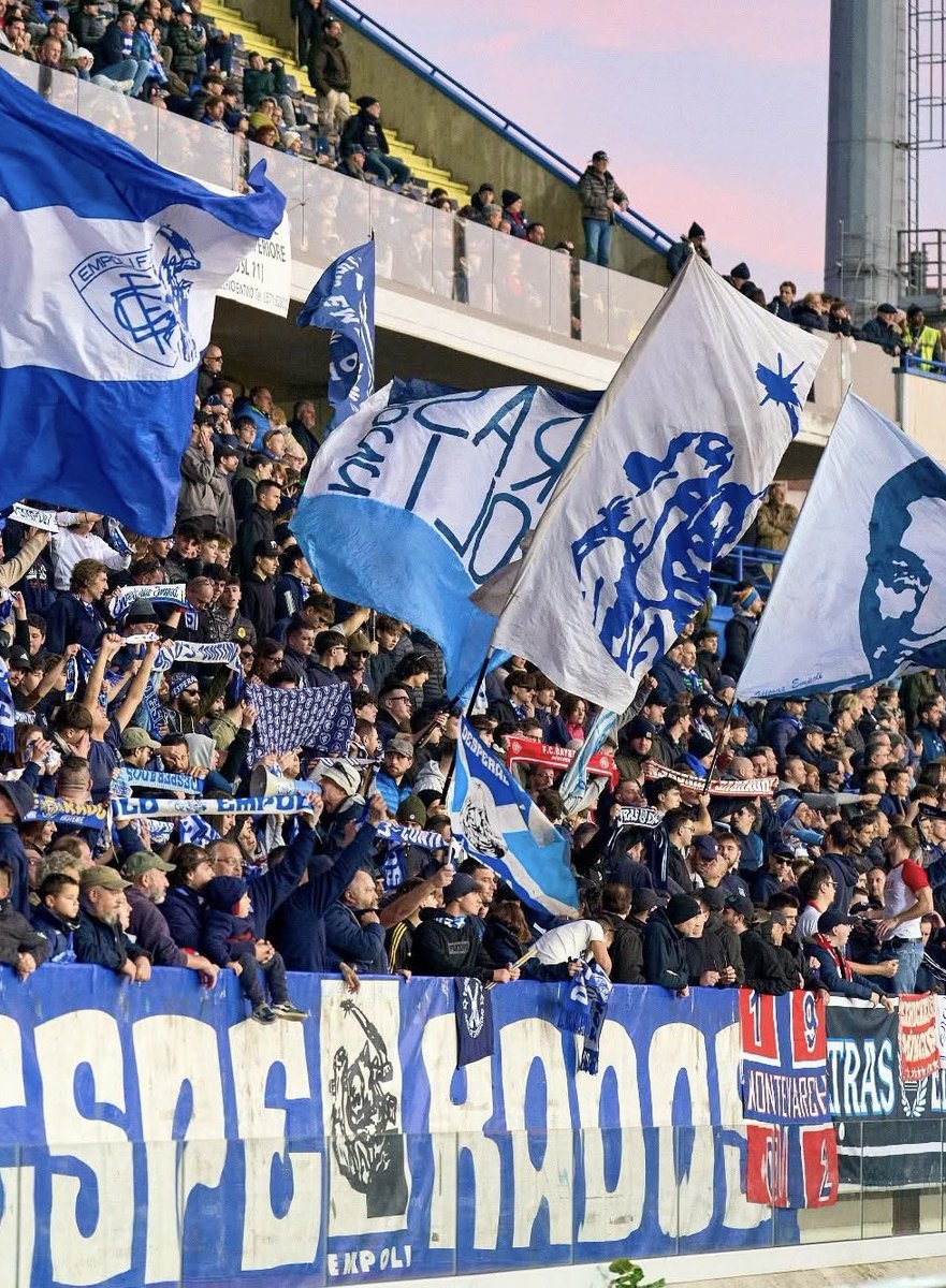 ultras1899_'s tweet image. Empoli - Genoa #UltrasEmpoli #Desperados #Empoli #EmpoliGenoa Présence Curva Sud Montevarchi et #Schickeria Munich (28.12.24)