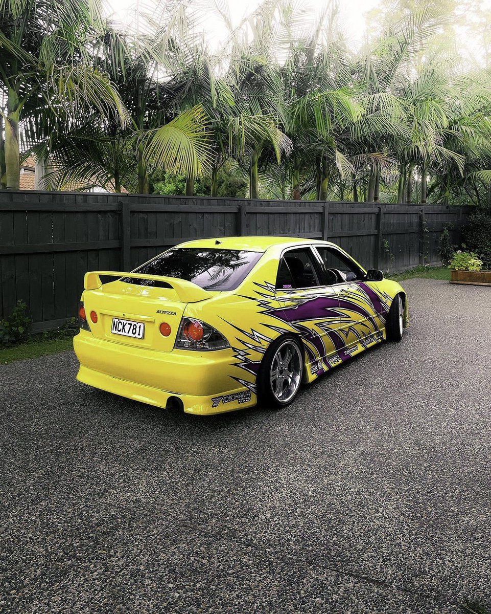 strctstndrds's tweet image. Simple Driveway Satisfaction ⚡️