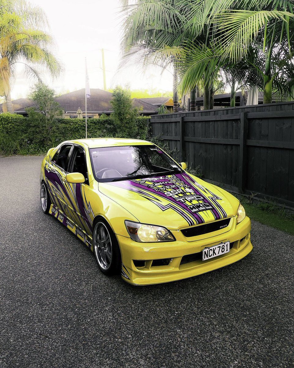 strctstndrds's tweet image. Simple Driveway Satisfaction ⚡️