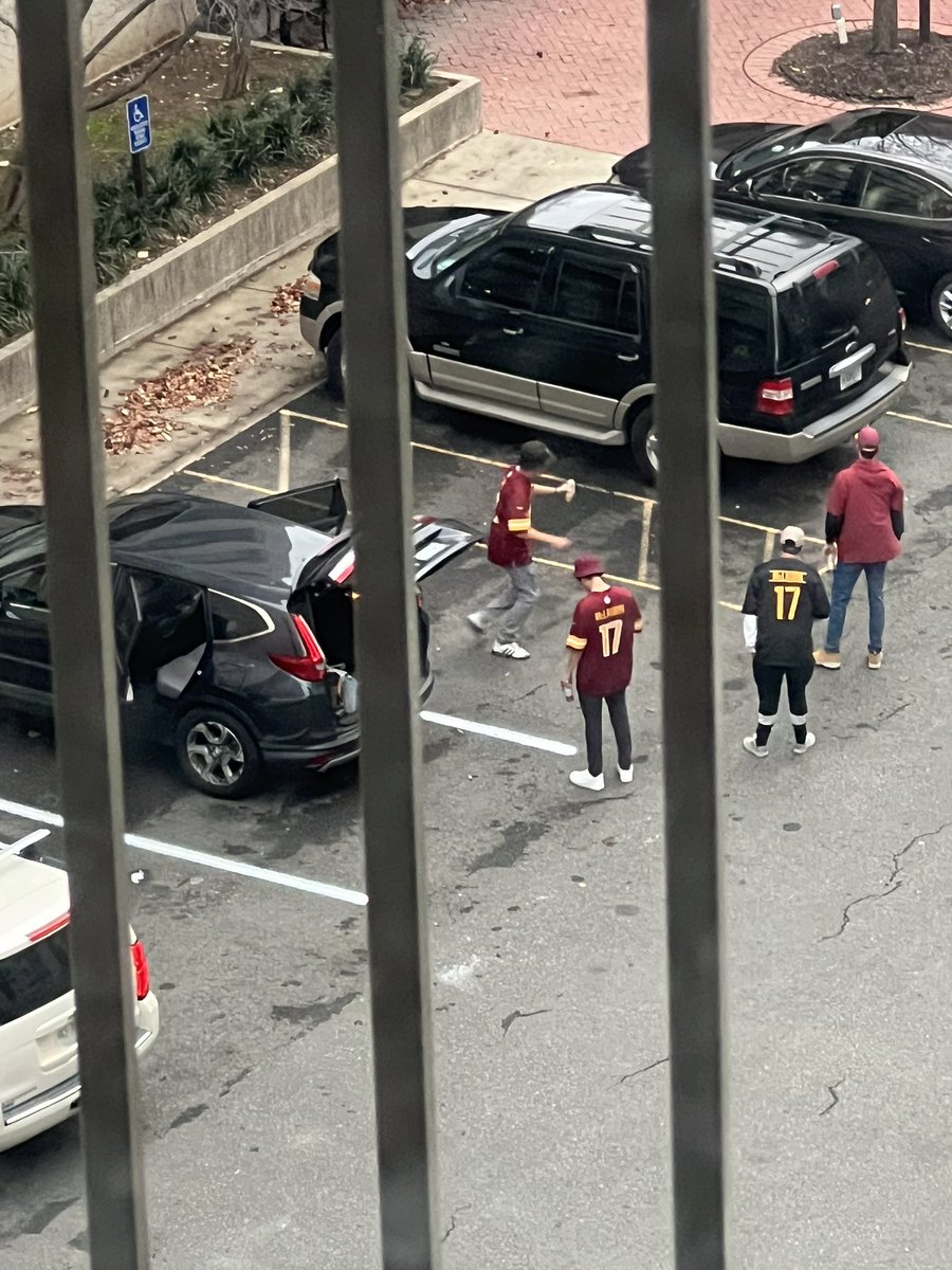 ThePJElliott's tweet photo. Want to know how much things have changed with the @Commanders? There are about 20 people tailgating outside of my apartment. Not in Landover. In Arlington. And all of them are in Commanders gear. #RaiseHail https://t.co/nHUEj9qCof
