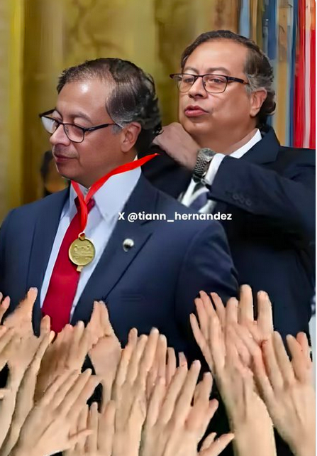 _Hagamos_Patria's tweet photo. Cual de estos 2 Petros es mas #egocentrico, #narciso y #enfermo #mental ?
Este trino - fue reposteado por #Petro y es del bodeguero ELPROGREORIGINAL.
Y esta foto ...... de Tiann Hernandez
@EliorCymbler @maomolina1 @biolucho2005 @BenedictoLozano @Colombianota01 @_Rodriguez_667 @AdamSmithFree @brisa7766433br1 @DMmxxii @TruthOther