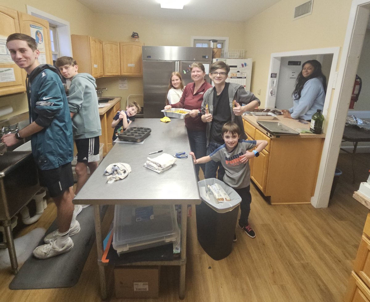 Mrs. Redfield tweet media