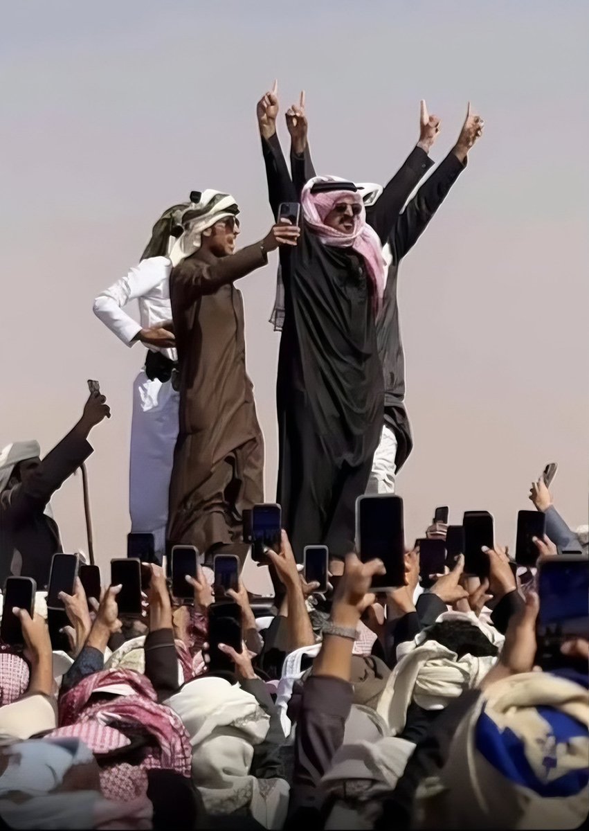 يا حارق قلوبٍ توليتها حرق 
محدٍ ليا شاركت يرفع حجاجه . 

إضاءة / 

موقفة بنت مضيم و كلامك هو الكلام الأكيد ، أنت الأصدق قول و فعل .