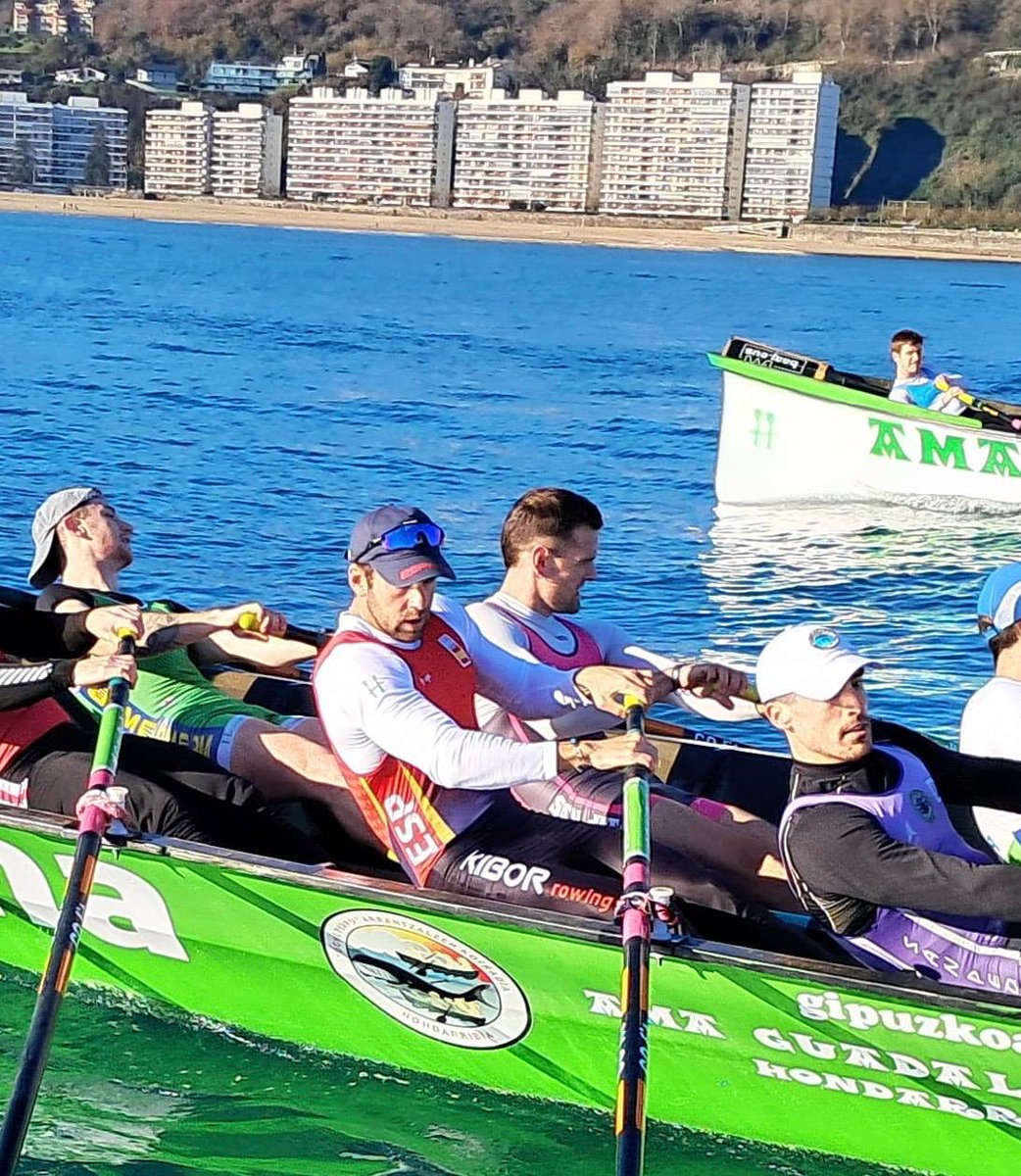 Este fin de semana hemos disfrutado de la visita del remero olímpico sevillano Javier García. Esperamos que te hayas sentido como en tu casa Javi 💚

Asteburu honetan Javier Garcíaren bisita izan dugu, Sevillako arraunlari olinpikoa dena. Espero dugu ondo sentitu izana 💚