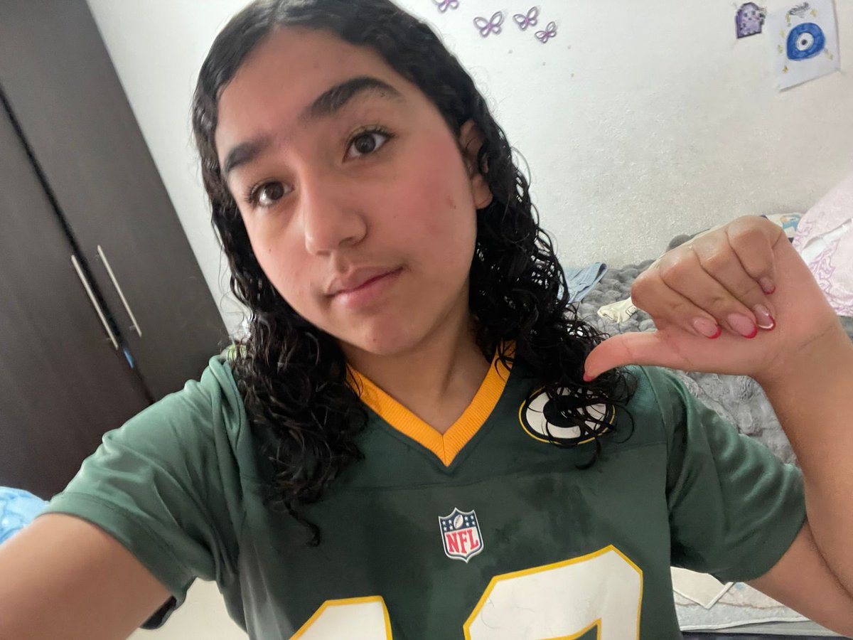 pato_twitt's tweet photo. Lista para el juego de sus packs viéndolo por @FOXImpactoNFL #foximpactonfl #nflxfsmx https://t.co/EcRWmy8pGz