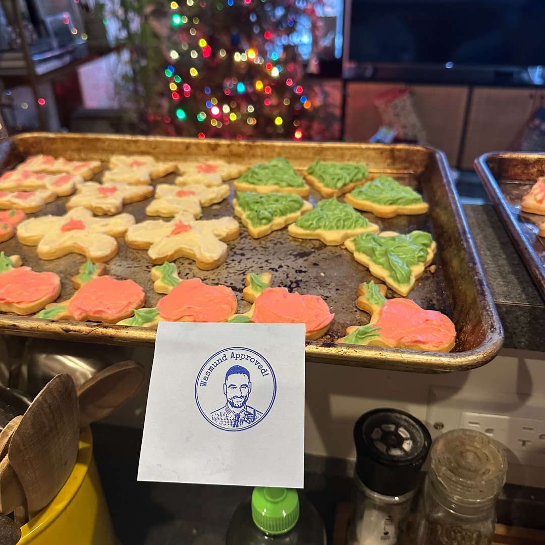 RileyprintShop's tweet image. Cookies + Creativity = 💯! These face stamps bring personality to every batch of holiday cheer. 🍪🖋️

📸 : Jennifer

#facestamp #stampofapproval #smallbusinessowners #smallbizsquad #bakersunite #customizedstamp #personalizedstamp #stampofapproval #smallbusinesses