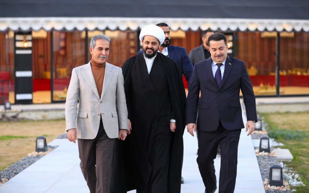 رجل يؤمن بحماية وطنه،  فهو شخصية مشرفة تدافع عن العراق،  وقائد اثبت ولائه لبلده.  
حفظ# الله# الشيخ# الامين#