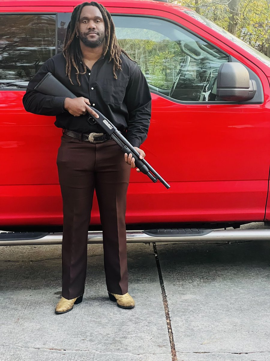 Mr. Unapologetic tweet media