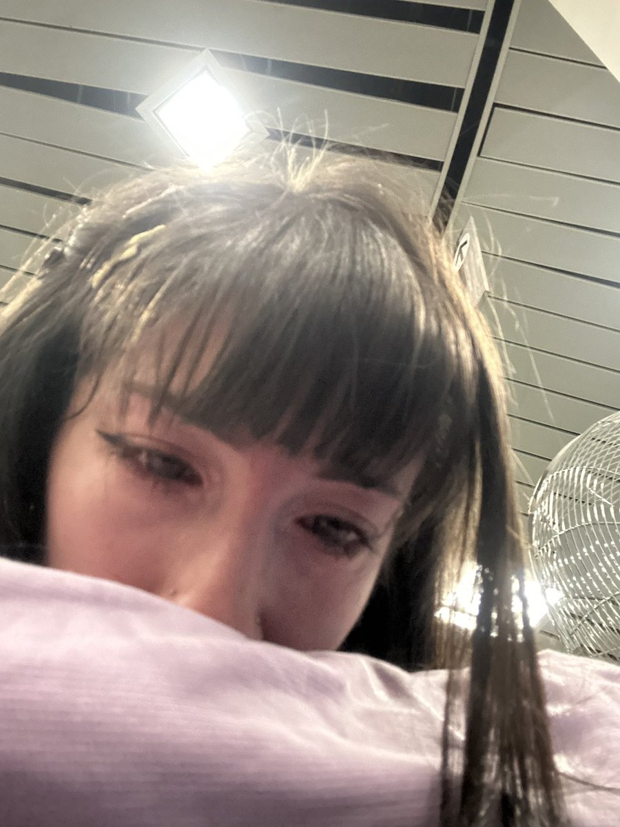 mybugfarm's tweet photo. me crying in the airport #10hourDelay https://t.co/w972uOJYzD
