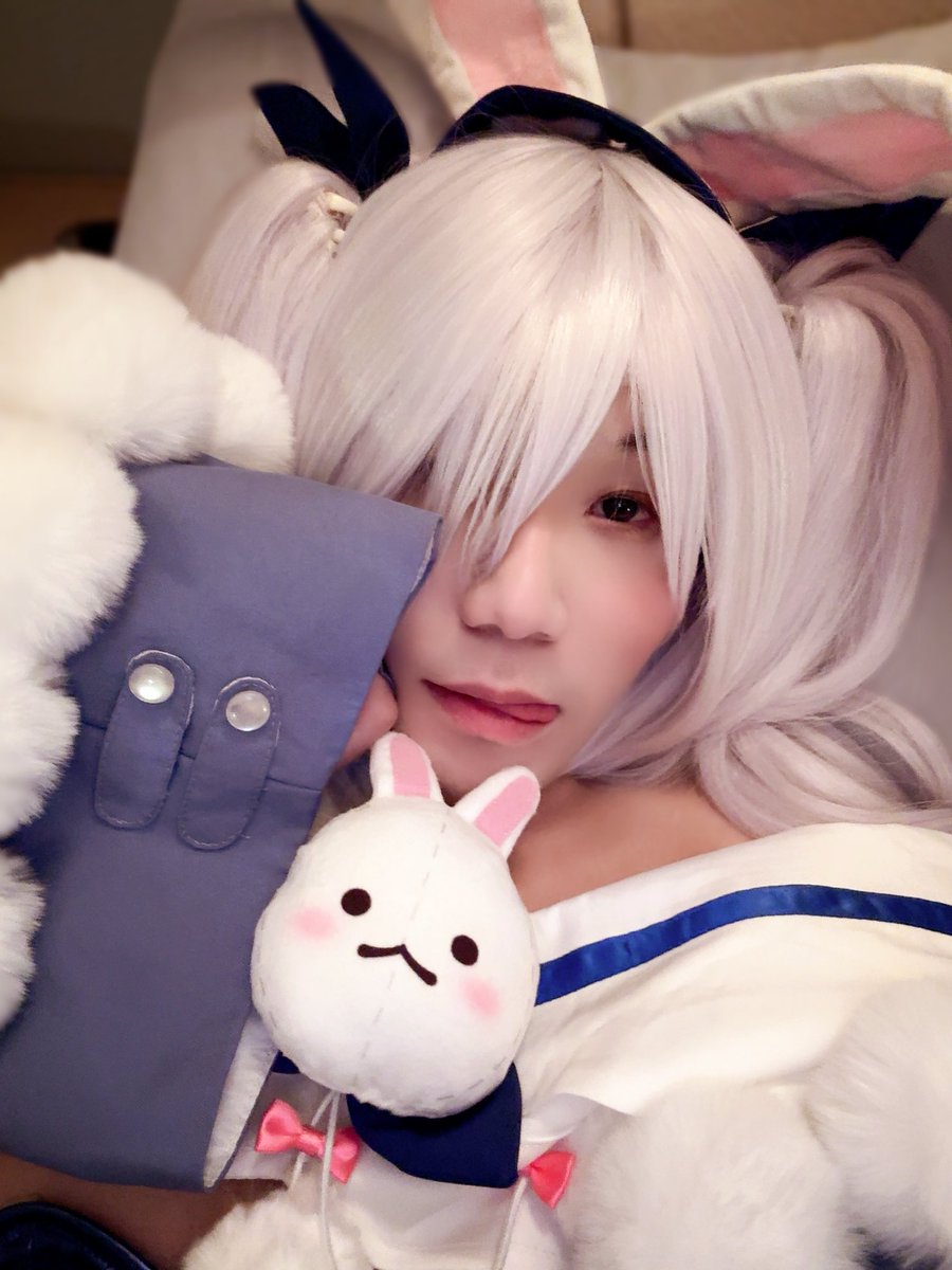 aoiminatsuki's tweet photo. 指揮官……もしかして、ヘンタイさん...…？ https://t.co/OUxOZ0uaSd