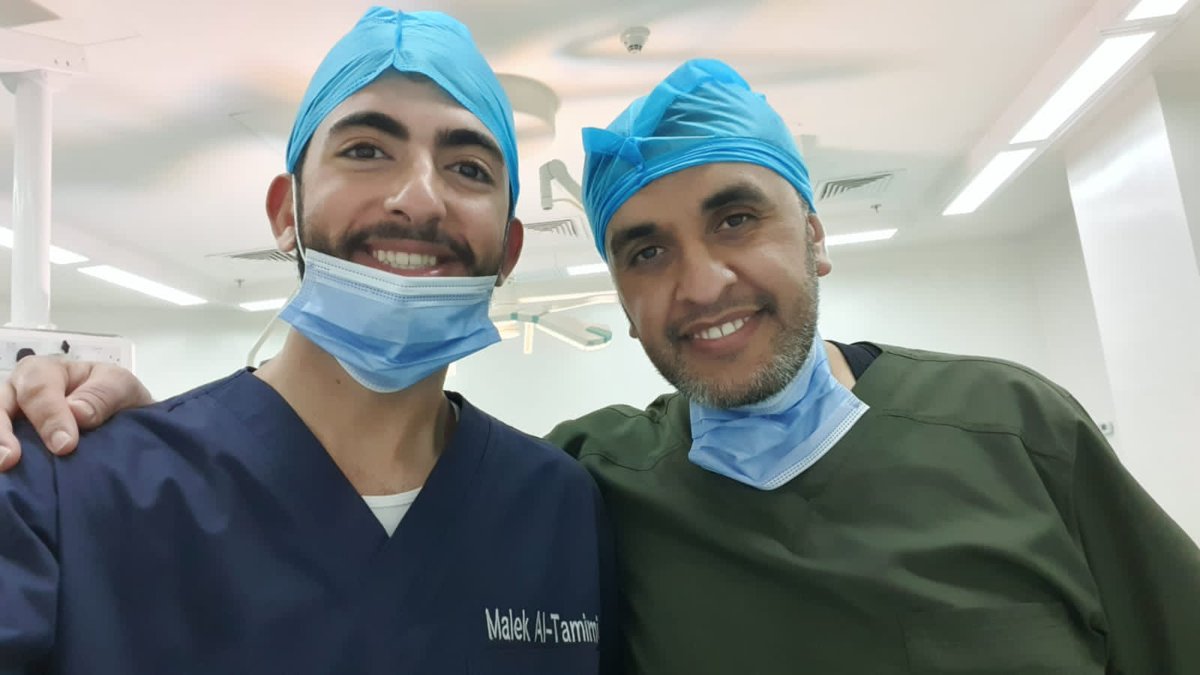 MalekAT01's tweet photo. السلطات الاسرائيلية تعتقل زوج أختي الطبيب الأردني عبدالله سلامة البلوي، وهو متوجه إلى قطاع غزة ضمن وفد طبي إغاثي!

هل هذه مكأفأة أبناء الأردن ونشامى الوطن اللي تركوا أهلهم ومالهم وأبناءهم وتوجهوا لغزة لممارسة المهنة الطبية الانسانية!

يا كرام، شاركوا القضية لتوصل الجميع ⏬️ https://t.co/Teqxavx3r2