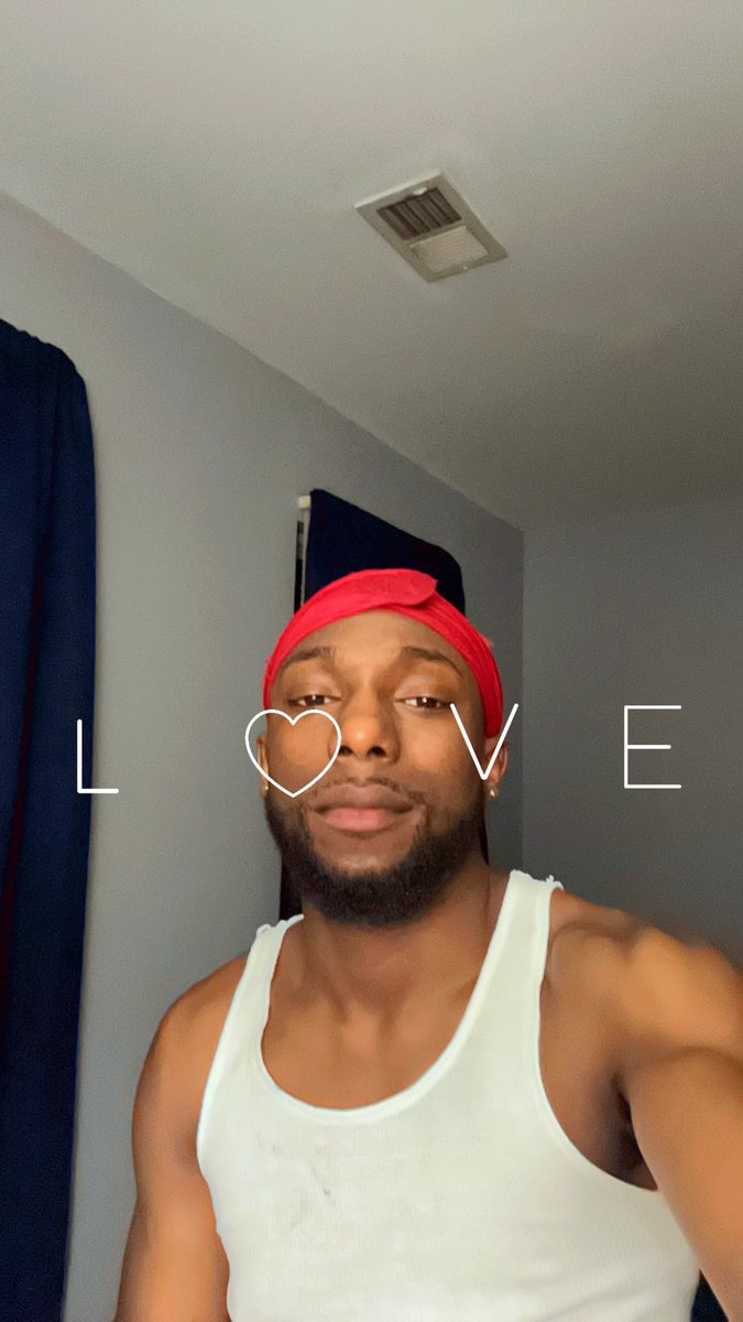 kravetae's tweet photo. I love this lil Snapchat filter 😌❤️ https://t.co/EmsyxGShQB