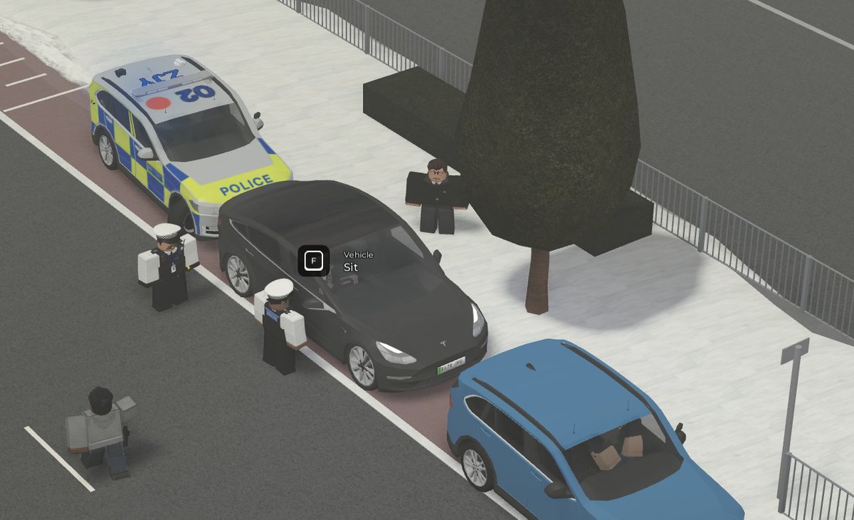 RX_GOVUK's tweet image. ❄️ The Home Secretary took a ride with Metropolitan Police Patrol this afternoon.

🚨 He took part in a police chase, dealt with a dangerous hostage and criminal, and was shown around a police station as well as a taking visit to the prison.