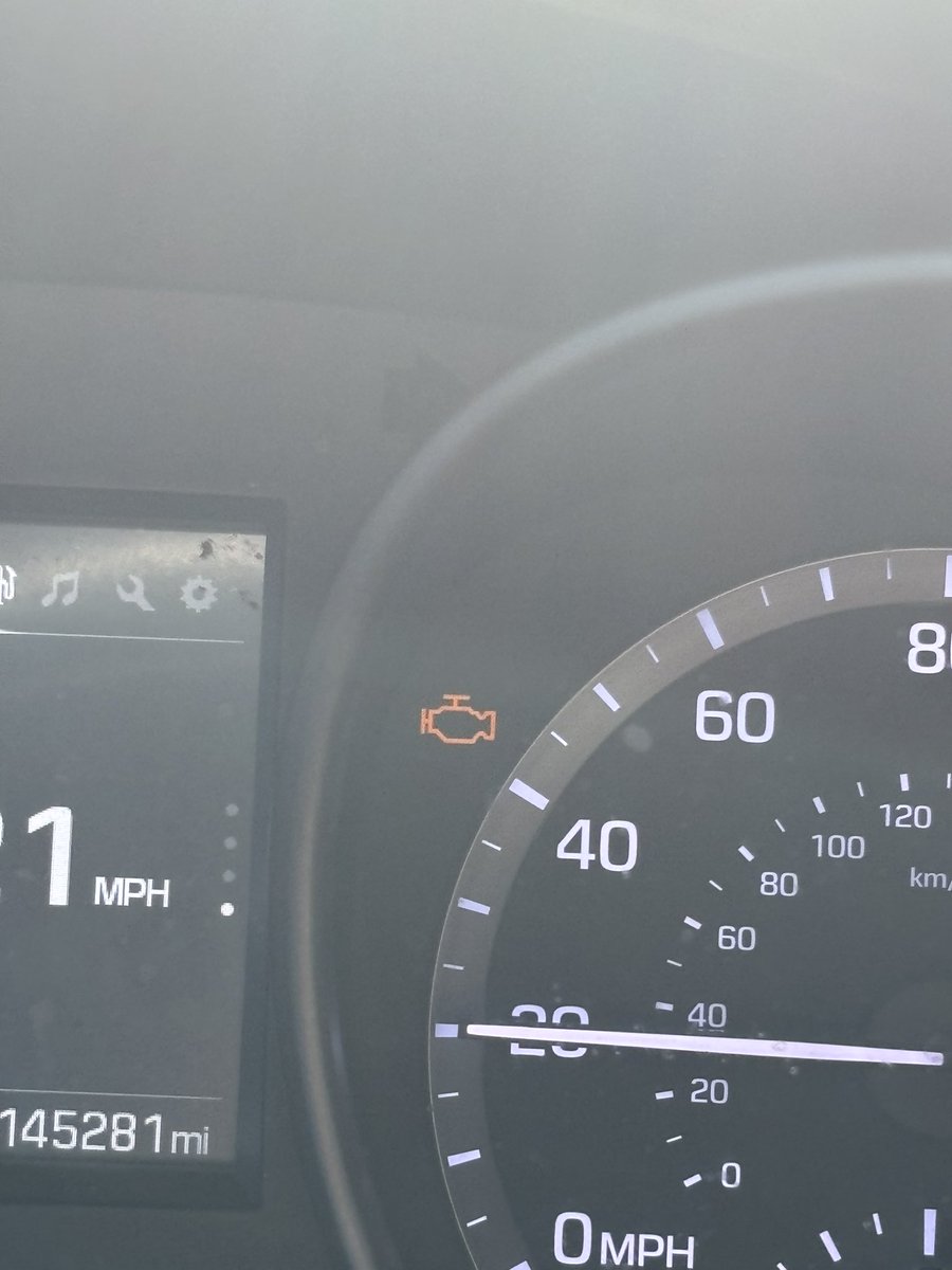 jessed42's tweet image. @Hyundai 9 days after engine replacement #Hyundai #Engineproblems #trash