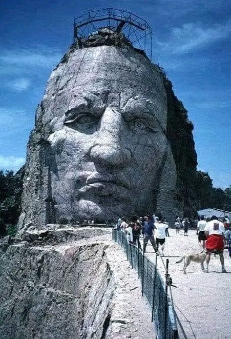 Crazy Horse Memorial, South Dakata
𝐈𝐅 𝐘𝐎𝐔 𝐒𝐔𝐏𝐏𝐎𝐑𝐓 𝐍𝐀𝐓𝐈𝐕𝐄 𝐀𝐌𝐄𝐑𝐈𝐂𝐀𝐍 , 𝐓𝐘𝐏𝐄 𝐘𝐄𝐒 𝐀𝐍𝐃 𝐏𝐋𝐄𝐀𝐒𝐄 𝐒𝐇𝐀𝐑𝐄 !!